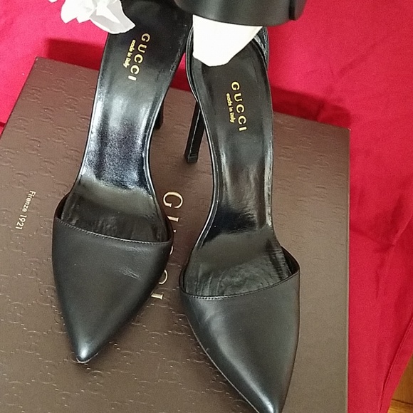 Ankle strapped Pumps - Picture 2 of 5